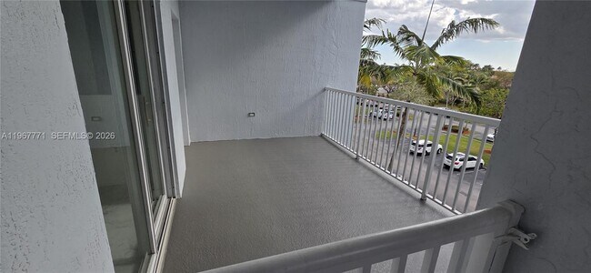 Foto del edificio - 10700 NW 66th St