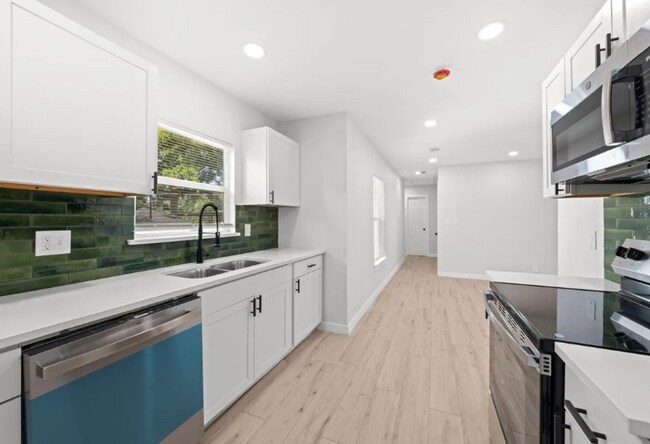 Foto del edificio - Charming 3-Bedroom 2-Bath Home for Rent