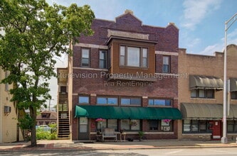 Building Photo - 527 N Chicago St