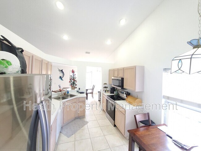Building Photo - 308 Lookout Dr