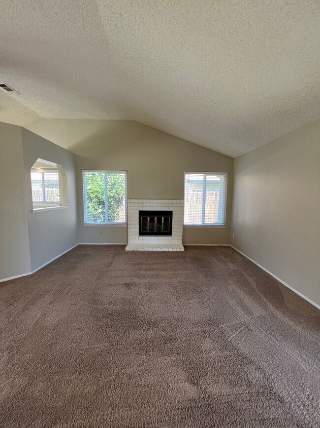 Foto del edificio - 4717 Tobin Rd