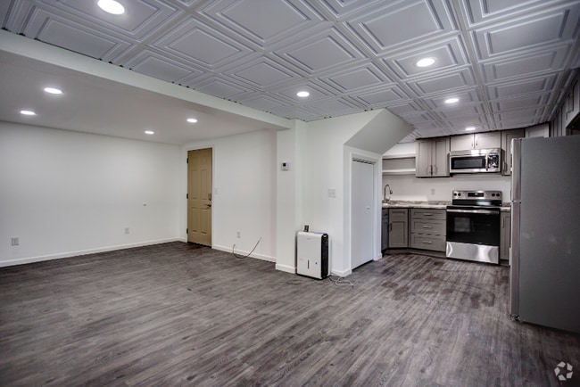 Building Photo - 308 E Mary St
