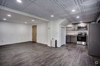 Building Photo - 308 E Mary St