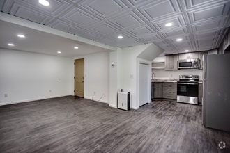 Building Photo - 308 E Mary St