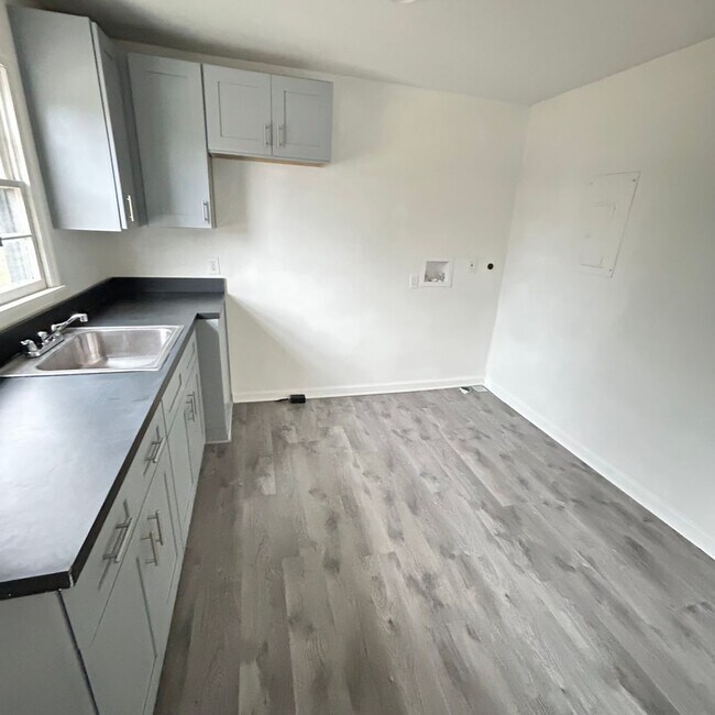 Foto del edificio - 1265 Springdale Rd