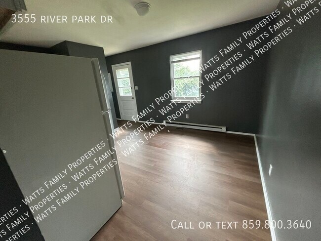 Foto del edificio - 3555 River Park Dr