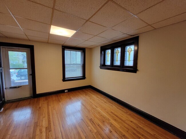 Building Photo - 6230-6232-6232 Columbia Ave