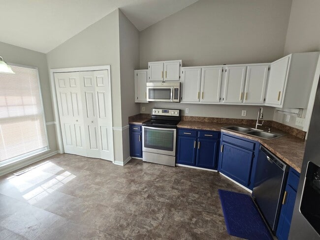 Building Photo - 5616 Bimini Pl