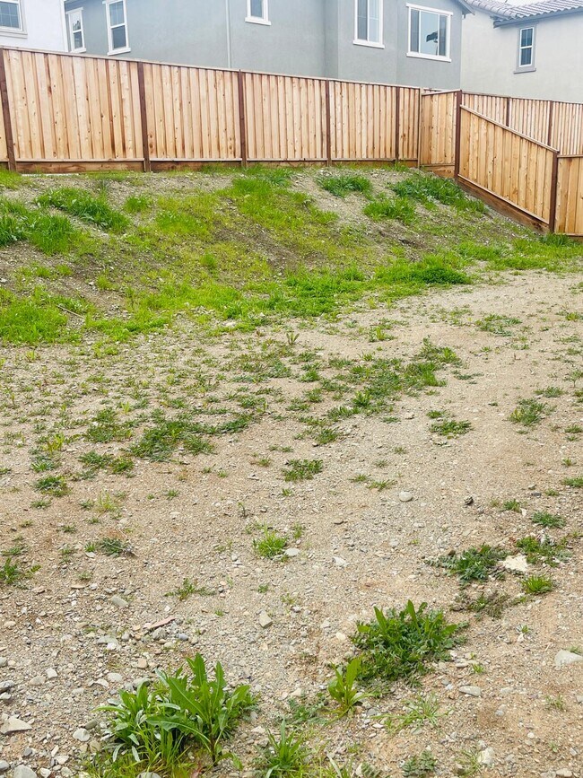 Foto del edificio - 2710 Old Larks Ln