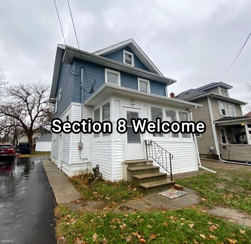 3 br, 1.5 bath House 214 S Dwight St House Rental in Jackson, MI