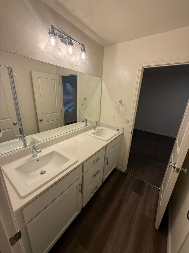 Building Photo - Beautiful 4BD/3BA Single-Family Home Solar, Battery Backup & Move-In Ready