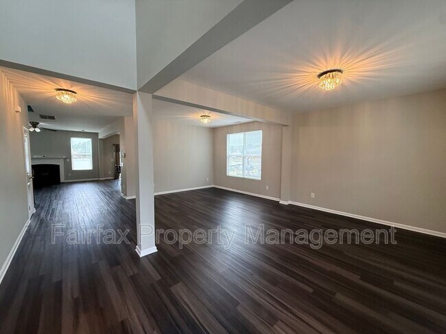 Foto del edificio - 127 Rosebud Ln