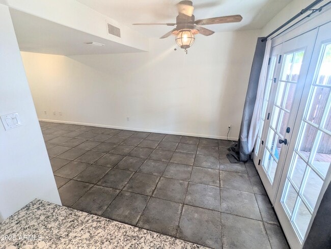 Foto del edificio - 5922 N 83rd St