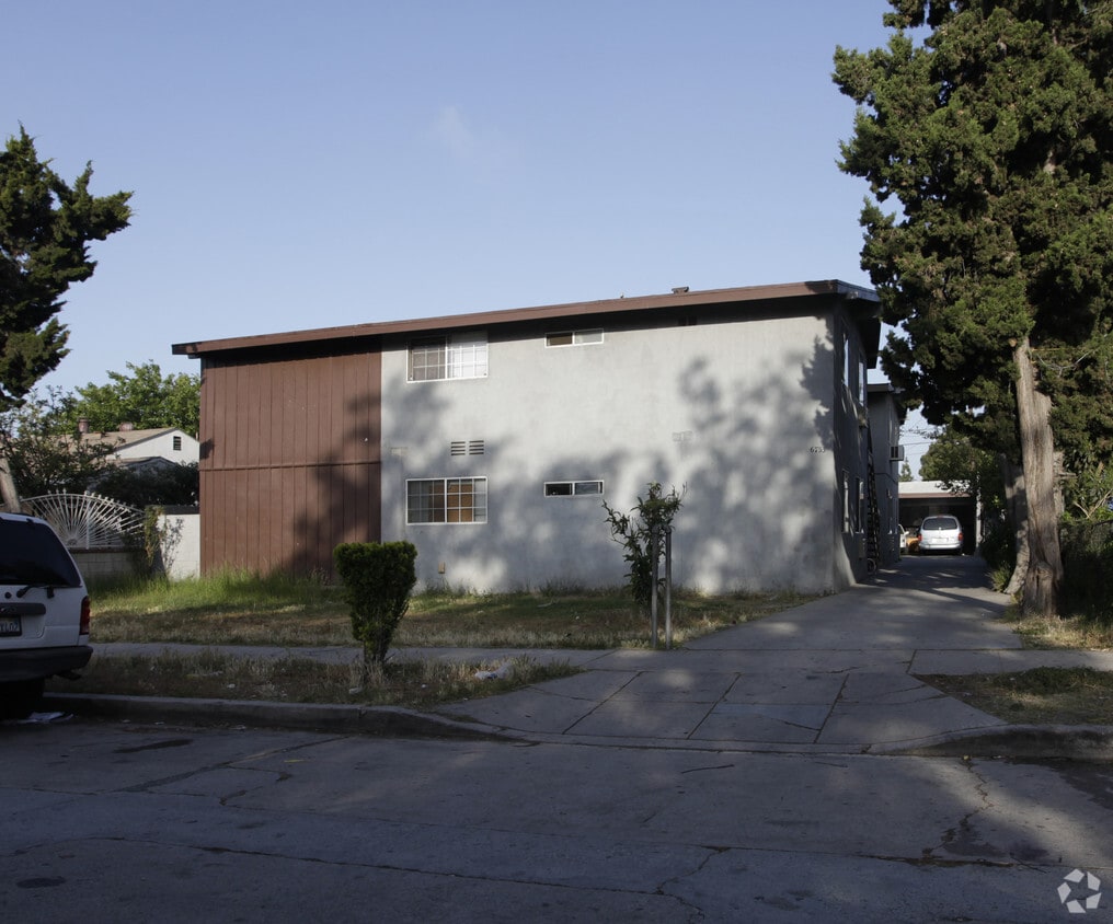 Primary Photo - 6733 Lemp Ave