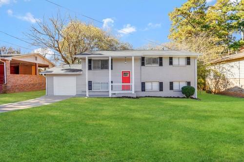 Foto principal - 2959 Fairburn Rd SW