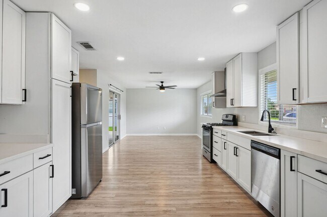 Foto del edificio - 428 Ruth Dr