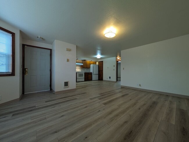Building Photo - Great first floor 2bed/1 bath apartment in Springfield