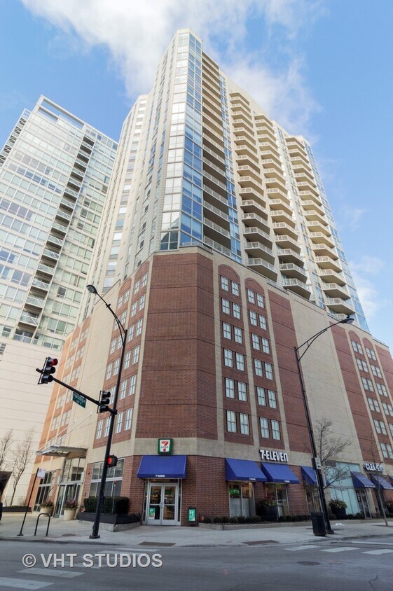 Foto principal - 645 N Kingsbury St