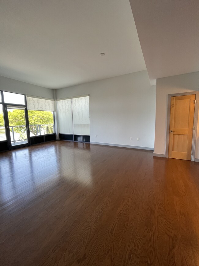 Living Room - 300 Kennedy Blvd