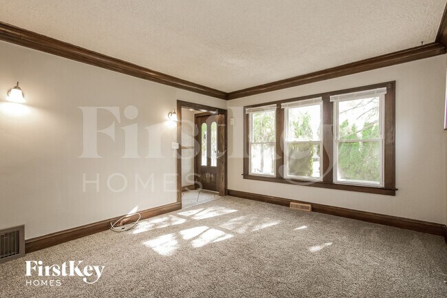 Foto del edificio - 216 S Elmwood Ave