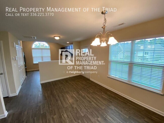 Foto del edificio - 506 Song Sparrow Ln