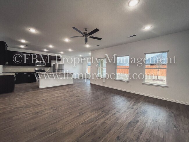 Building Photo - 655 Excelsior Dr
