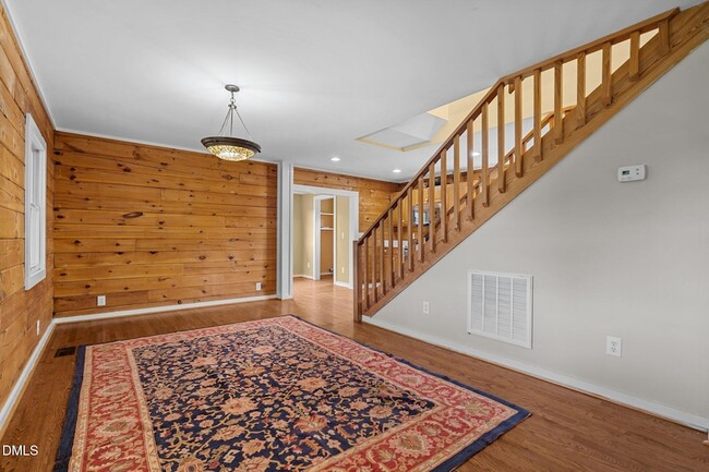 Building Photo - 65 Birdhouse Ln