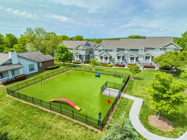 Building Photo - J 501 Estates