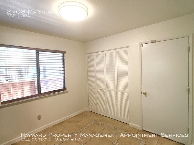 Building Photo - 2708 Markham Ct