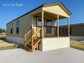 Building Photo - 1614 Via Roma Dr