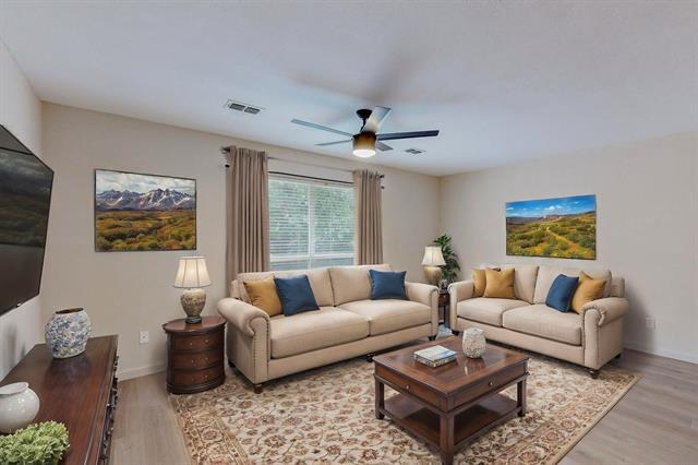 Foto del edificio - 7604 Clark Springs Dr