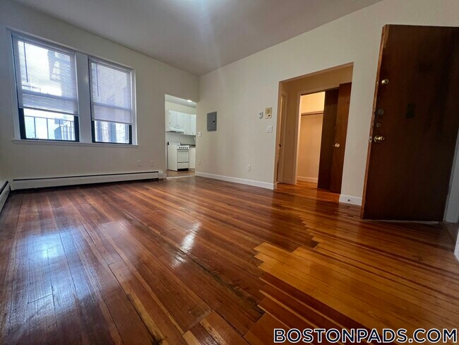 Foto del edificio - 64 Brighton Ave