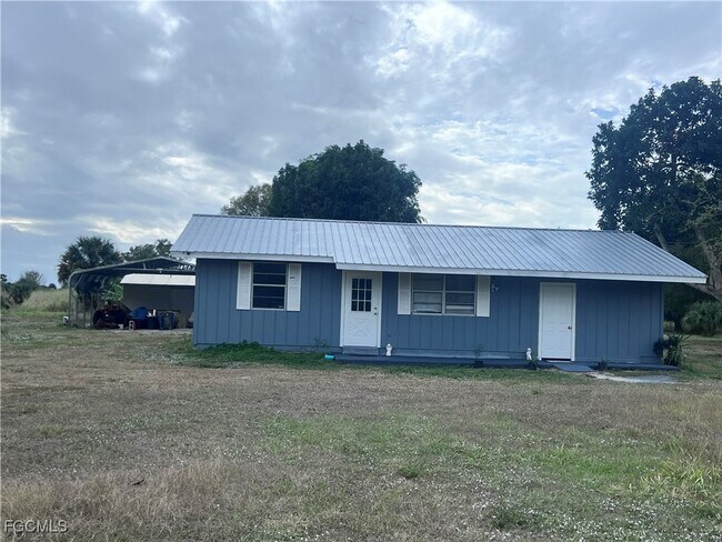 Building Photo - 3921 Fort Denaud Rd