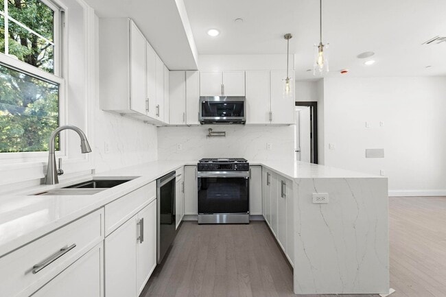 Photo - 131 Clifton Pl House