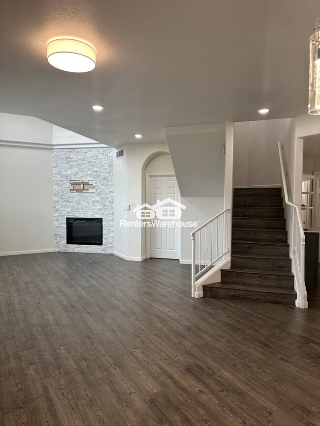 Building Photo - 8805 S 51st St