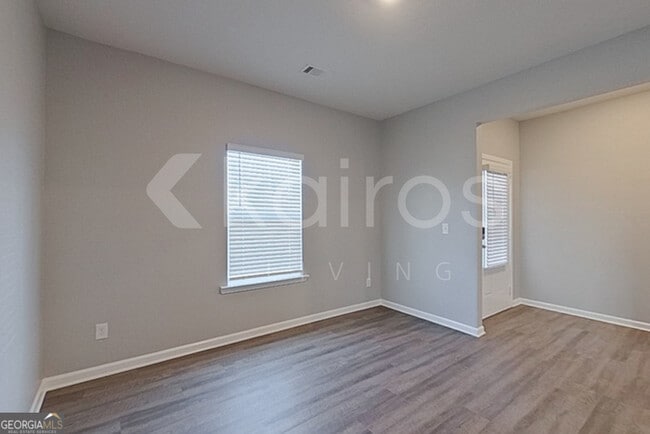 Foto del edificio - 3470 Bridgewood Dr