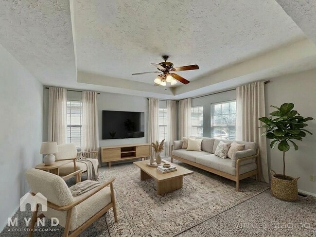 Building Photo - 615 S Mahn Ave