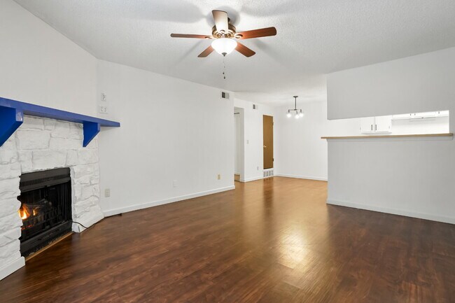 Foto del edificio - Aurora - 2 Bedroom 2 Bath Condo - Garage, ...