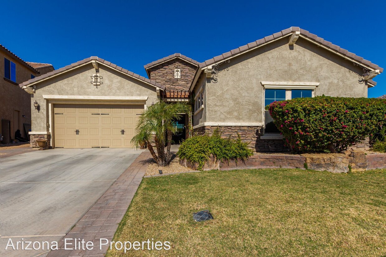 Primary Photo - 4 br, 3.5 bath House - 3250 E. Strawberry Dr.