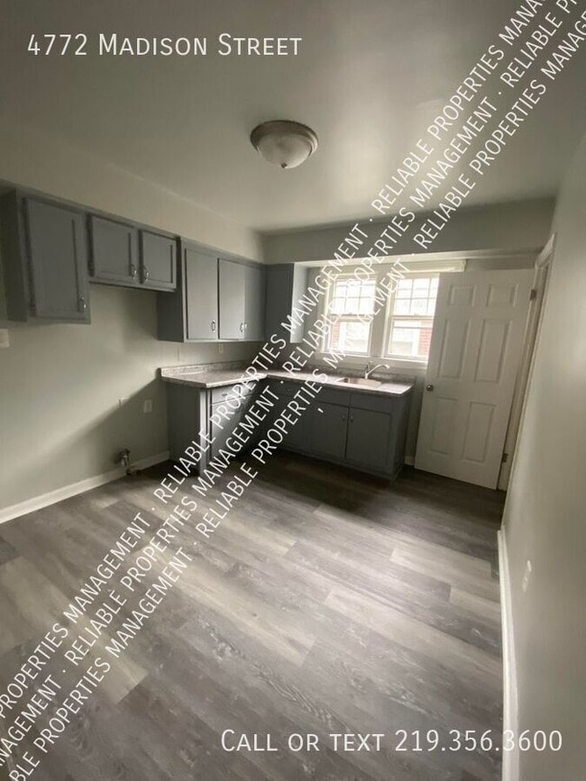 Building Photo - 4772 Madison St