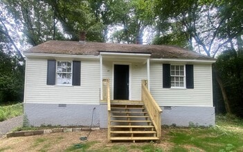 Building Photo - 27 Stuart Dr