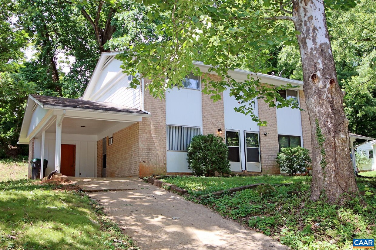 Primary Photo - 2305 N Berkshire Rd