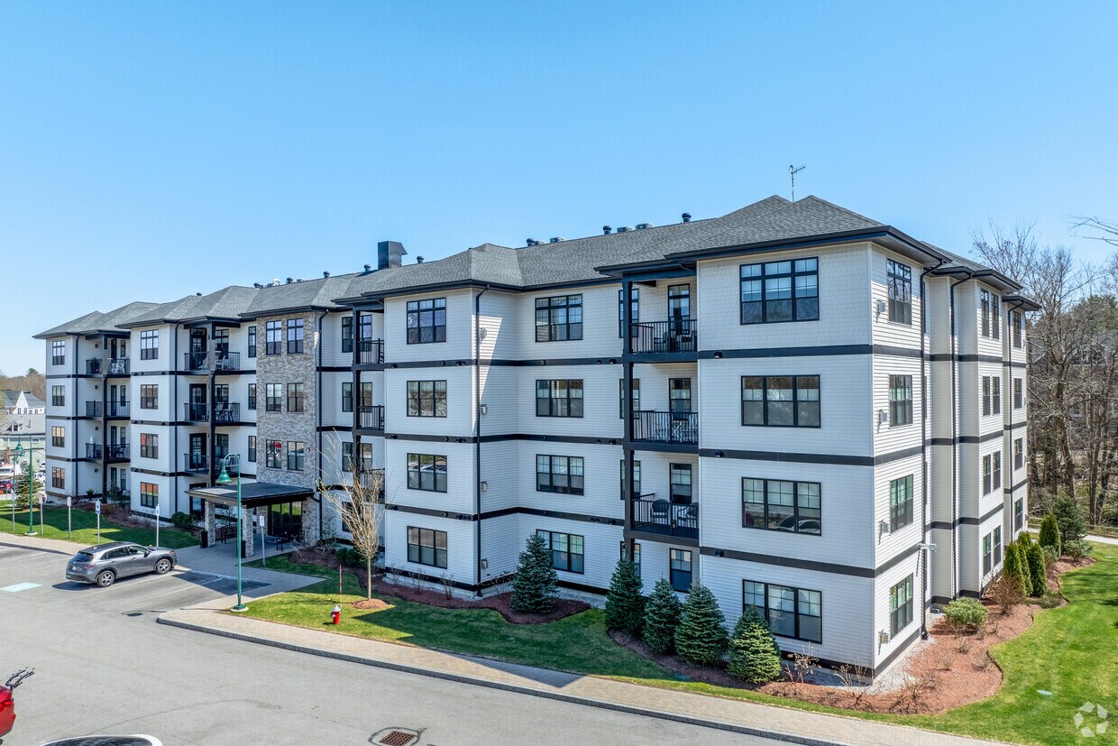 11 Cushing Place se encuentra en Chelmsford, MA. - Grist Mill Apartments