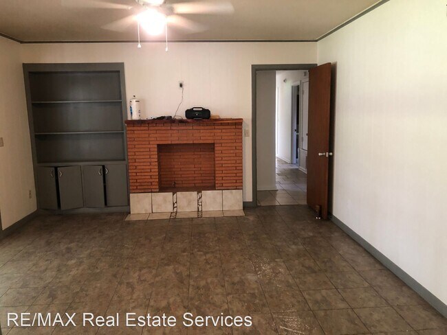 Building Photo - 3 br, 2 bath House - 916 Deer Park