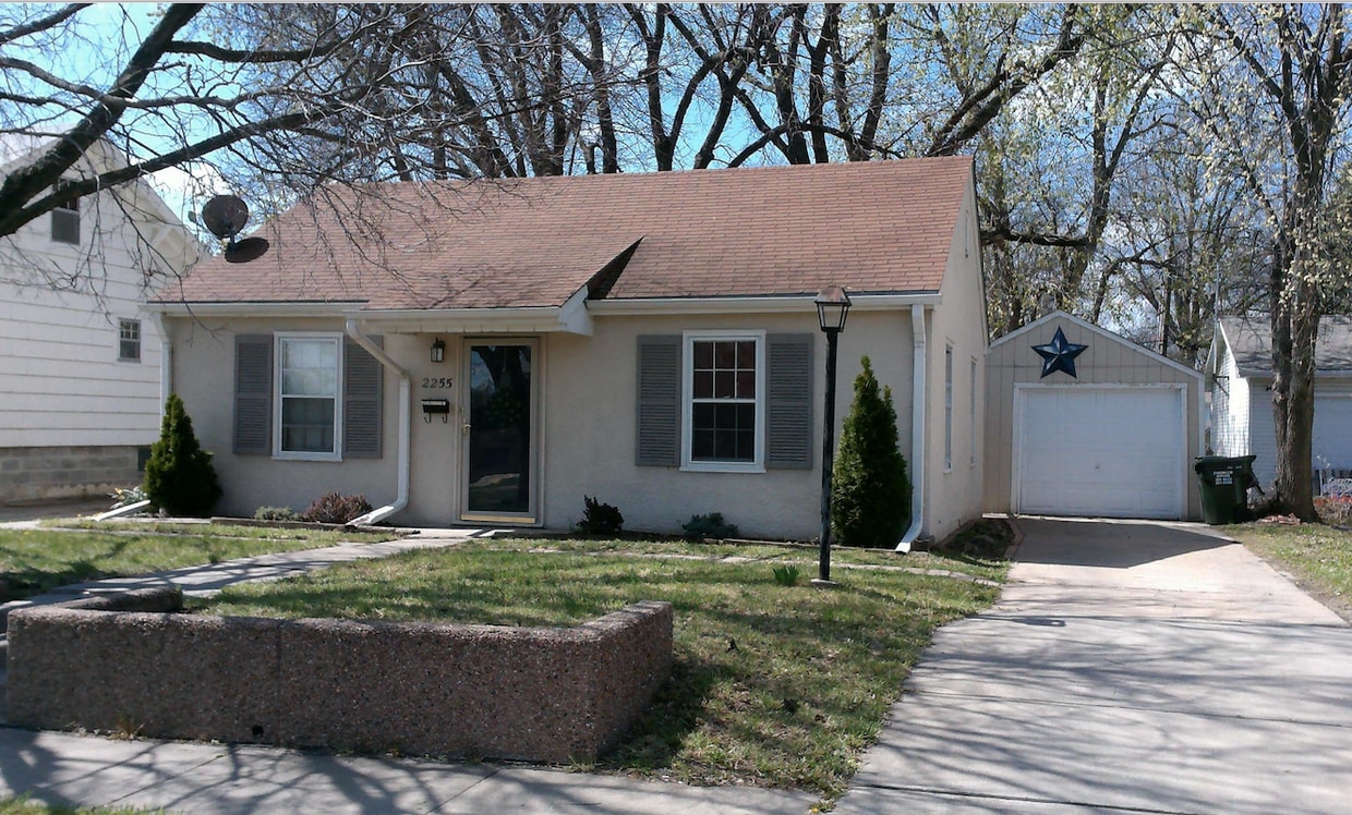 Primary Photo - Adorable 2 bed House!