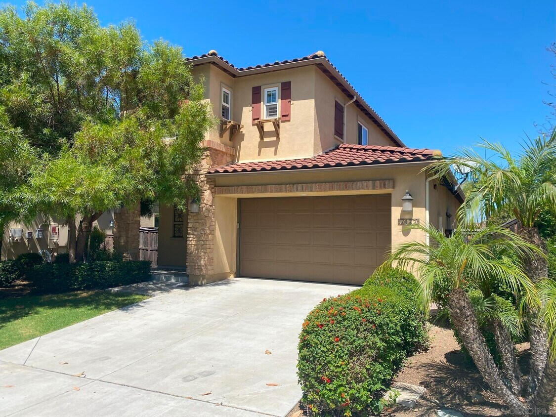 Primary Photo - 7422 Sitio Montilla