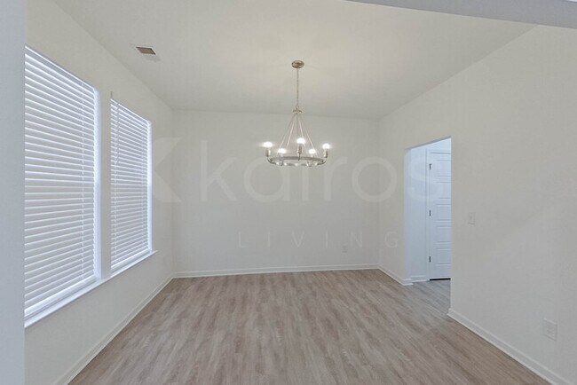 Foto del edificio - 141 English Oak Ln