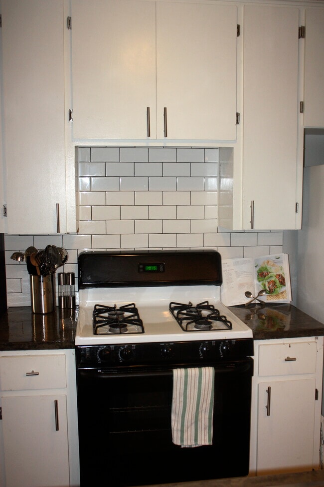 Building Photo - 3408 Dolphin Dr