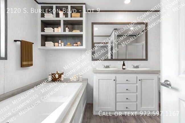 Building Photo - 2120 S Burleson Blvd