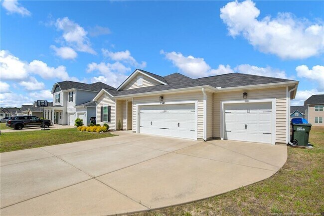 Foto del edificio - 2346 Spinning Wheel Rd